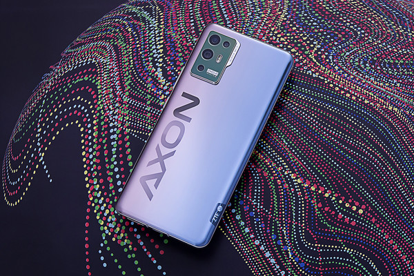 中兴Axon 30 Pro 中兴Axon 30 Pro快评:6400万双主摄 影像旗舰大有可为