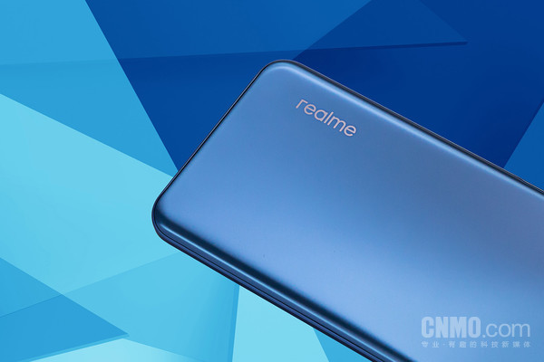 真我V13 realme 真我V13评测:5000mAh大电池也能有轻薄手感