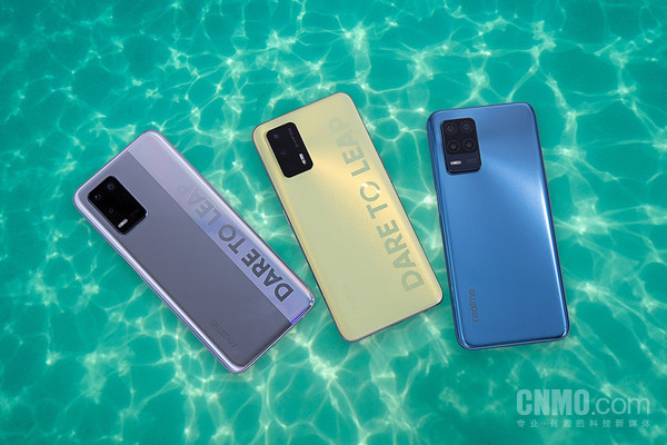 从左至右分别为Q3、Q3 Pro、Q3i 全面升级!千元机皇realme 真我Q3系列上手评测