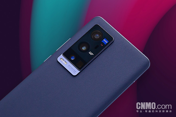 vivo X60 Pro+ 情人节“狗粮”指南:用骁龙888手机 拍出心中最美的那个她