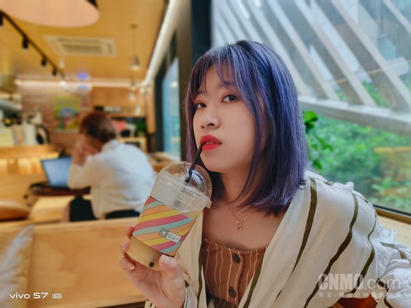 “ 5G轻薄自拍神器”vivo S7:悄悄变美然后惊艳所有人 “ 5G轻薄自拍神器”vivo S7:悄悄变美然后惊艳所有人