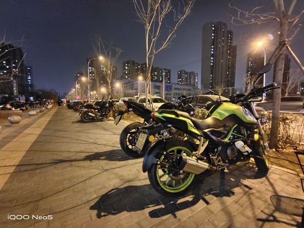 “强悍双芯”iQOO Neo5评测:献给玩家们的屏幕旗舰 “强悍双芯”iQOO Neo5评测:献给玩家们的屏幕旗舰