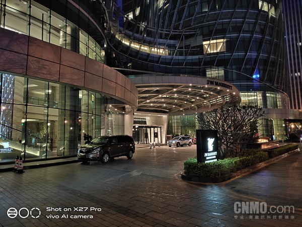 △超级夜景模式拍摄 vivo 27 Pro评测:几点改变 让它成为最熟悉的陌生人