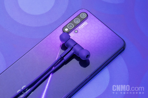 华为nova 5 Pro星耀限定版 华为nova 5 Pro星耀限定礼盒开箱体验:高颜值 靓自拍