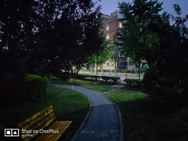 开启超级夜景模式 一加7 Pro夜拍体验:随手一拍即刻还原夜晚真实的美
