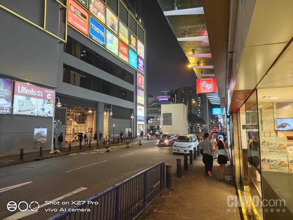 △超级夜景模式拍摄 vivo 27 Pro评测:几点改变 让它成为最熟悉的陌生人