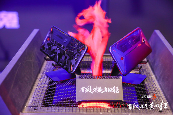 红魔3内置实体风扇 如何打造一部游戏玩家的利器?看看红魔3是怎么做的