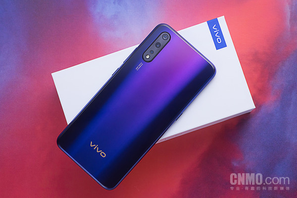vivo Z5 全能ACE vivo Z5的诞生:论拍照我们只和旗舰手机比