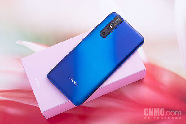 用vivo S1 Pro自拍是什么感觉?隔壁小姐姐都“美哭了” 用vivo S1 Pro自拍是什么感觉?隔壁小姐姐都“美哭了”