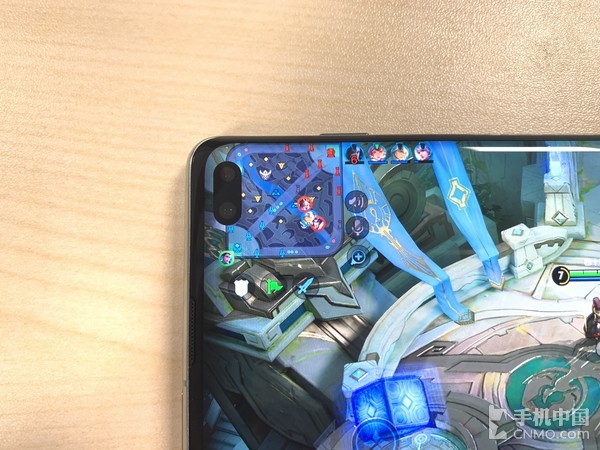 全屏模式则会阻挡内容显示 三星S10+全面评测:一部没有短板的新晋Android旗舰