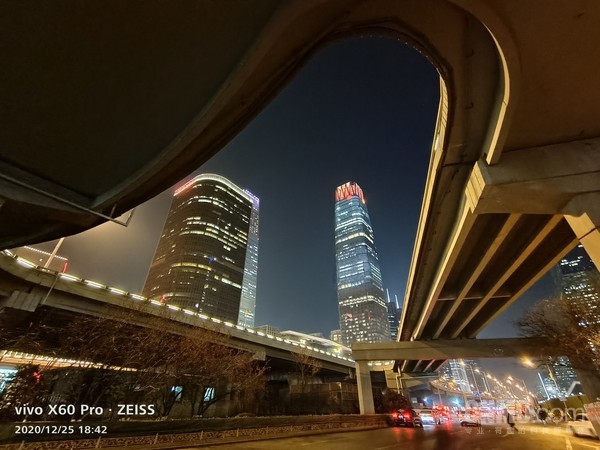vivo X60 Pro评测:携手蔡司 移动影像的一次华丽转身 vivo X60 Pro评测:携手蔡司 移动影像的一次华丽转身