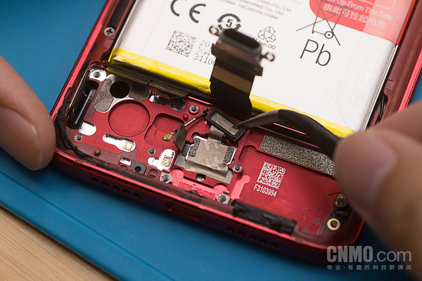 一加7拆机解析:做工精益求精 完美呈现“不将就”理念 一加7拆机解析:做工精益求精 完美呈现“不将就”理念