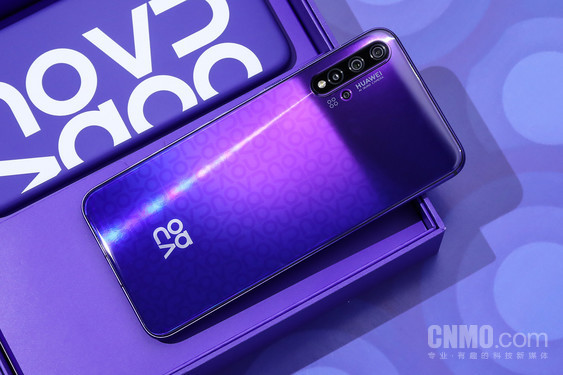 华为nova 5 Pro星耀限定版 华为nova 5 Pro星耀限定礼盒开箱体验:高颜值 靓自拍