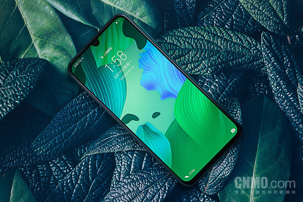 华为nova5 Pro:“美”突破次元 人像超级夜景自拍更出彩 华为nova5 Pro:“美”突破次元 人像超级夜景自拍更出彩