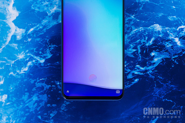 中兴天机Axon 10 Pro 中兴天机 Axon 10 Pro评测 “轻商务”与时尚的一次碰撞