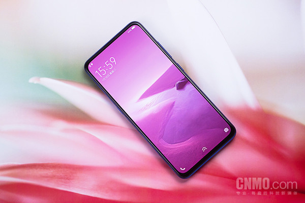 用vivo S1 Pro自拍是什么感觉?隔壁小姐姐都“美哭了” 用vivo S1 Pro自拍是什么感觉?隔壁小姐姐都“美哭了”