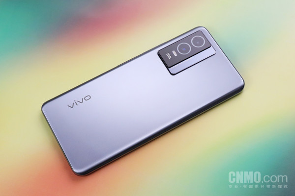 vivo Y76s vivo Y76s评测:星钻工艺加持 千元机也能轻薄时尚