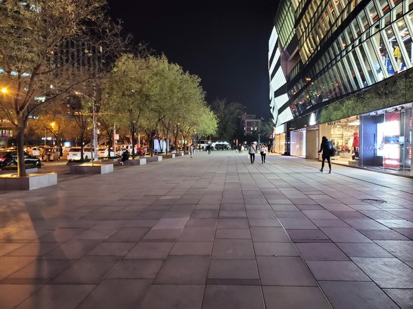 三星Note10+ 5G 夜景拍摄硬碰硬 荣耀V30 PRO对比三星Note10+ 5G