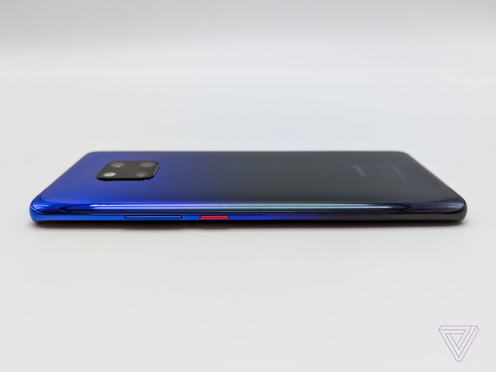 华为Mate 20 Pro评测:不用等官宣?新机皇安排上了 华为Mate 20 Pro值不值 华为Mate 20 Pro评测