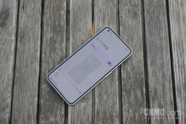 Nothing phone (1)评测:一款需要勇气的理想主义产品 Nothing phone (1)评测:一款需要勇气的理想主义产品
