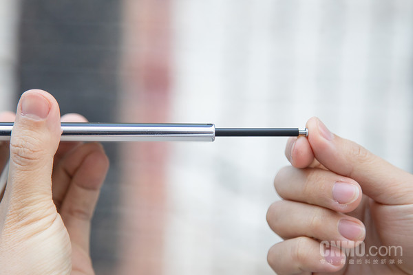 三星S22 Ultra内置S Pen 三星S22 Ultra评测:内置S Pen 新一代集大成之作