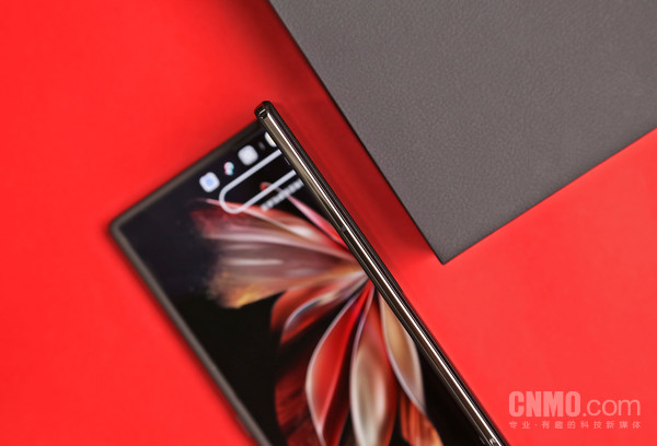 vivo X Fold2的铰链支持悬停 vivo X Fold2:更易用的折叠屏旗舰 “减重不减质”