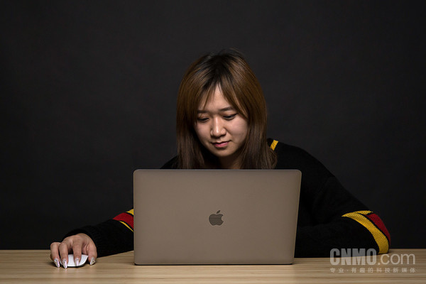 16英寸MacBook Pro:强大性能 致敬背后认真工作的你 16英寸MacBook Pro:强大性能 致敬背后认真工作的你