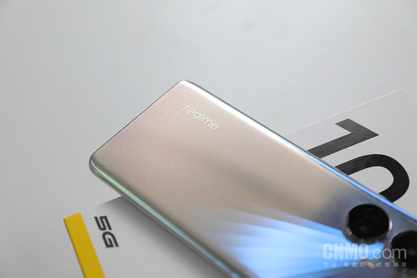 真我10 Pro+:好看亦好用 值得细品的潮流科技越级之作 真我10 Pro+:好看亦好用 值得细品的潮流科技越级之作