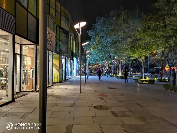 荣耀20青春版超级夜景样张 荣耀20青春版评测 4800万拍照与蓝粉撞色解锁你的美