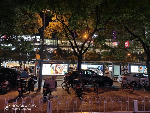 开启夜景模式 荣耀X10夜拍新境界 我们被这个“夜视仪”彻底惊艳到了