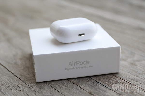 AirPods 3支持无线充电 AirPods 3评测:这是一款佩戴体验更舒适的AirPods