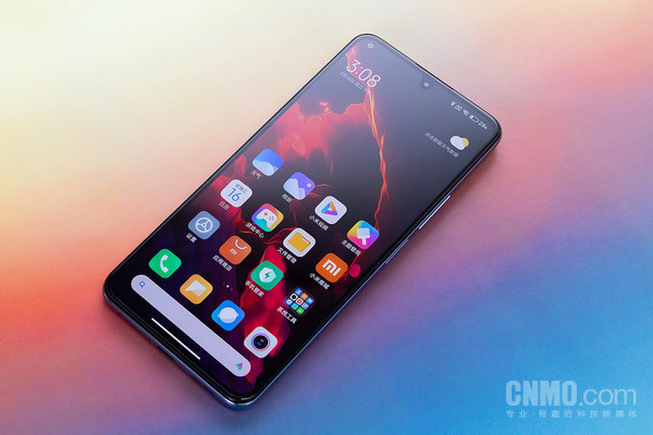 Redmi K50采用与Redmi K50 Pro相同的6.67英寸的三星2K屏幕 Redmi K50:天玑8100更有2K屏幕 新一代“焊门员”到来