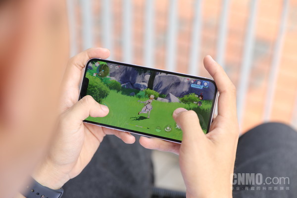 使用iPhone 14 Plus玩游戏 iPhone 14 Plus:专攻用户痛点 平凡但令人激动