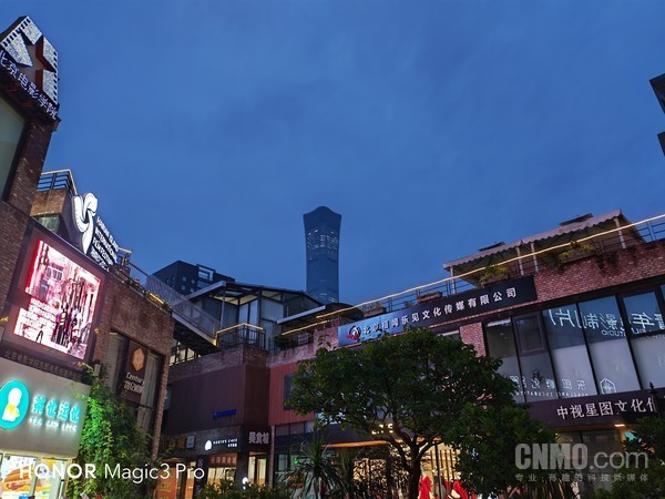 荣耀Magic3 Pro 1X样张 荣耀Magic3 Pro影像“使用说明书” 城市夜之美一镜记录