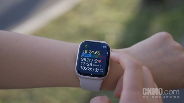 watchOS 9提供更多详细数据 Apple Watch Series 8/SE:让每一个人获得健康的生活方式