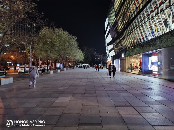 荣耀V30 PRO 夜景拍摄硬碰硬 荣耀V30 PRO对比三星Note10+ 5G