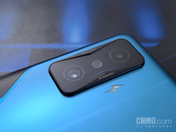 Redmi K50电竞版呼吸灯 Redmi K50电竞版评测:一点“寒芒”先到 随后枪出如龙