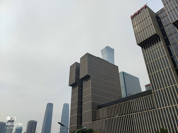 1X 魅族18s/18X体验:“小屏旗舰”和“性能直屏”你更中意谁?
