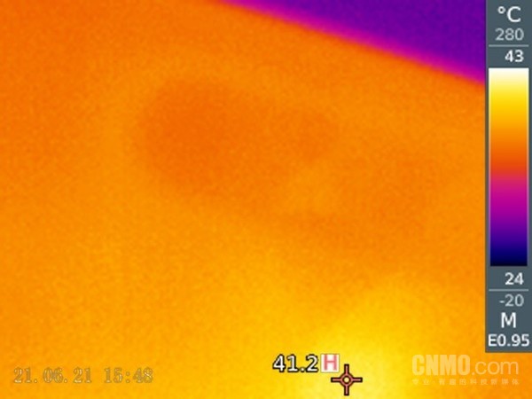 索尼Xperia 1 III机身温度 一打游戏手机就发烫?荣耀50 Pro出众散热游戏玩得久