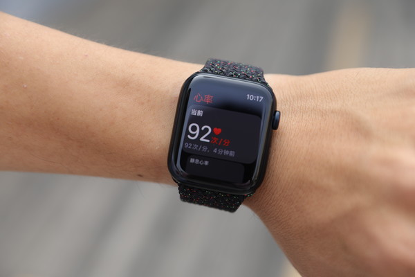 Apple Watch SE Apple Watch Series 8/SE:让每一个人获得健康的生活方式