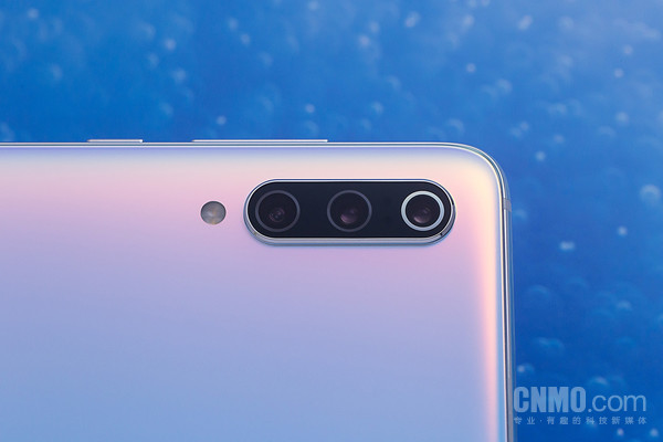 小米9 Pro 5G配备后置三摄 小米9 Pro 5G评测:全方位进化 快的真不只是5G网络