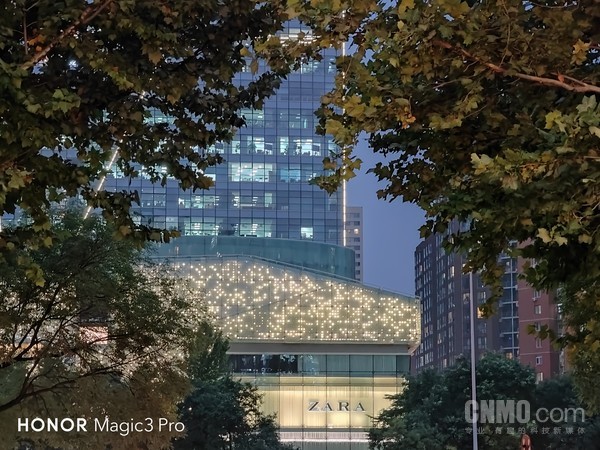 荣耀Magic3 Pro 3.5X样张 荣耀Magic3 Pro影像“使用说明书” 城市夜之美一镜记录