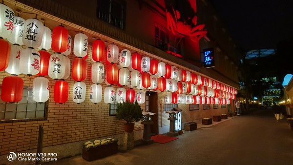 荣耀V30 PRO 夜景拍摄硬碰硬 荣耀V30 PRO对比三星Note10+ 5G