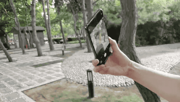 横向自拍时可以获得更宽广的视野 iPhone 11 Pro Max评测 年度真旗舰究竟“Pro”在何处?