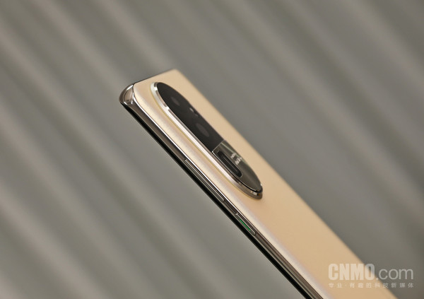 OPPO Reno10 Pro+的厚度与重量控制在了8.28mm、194g OPPO Reno10 Pro+:将自由影像新体验 带给更多人