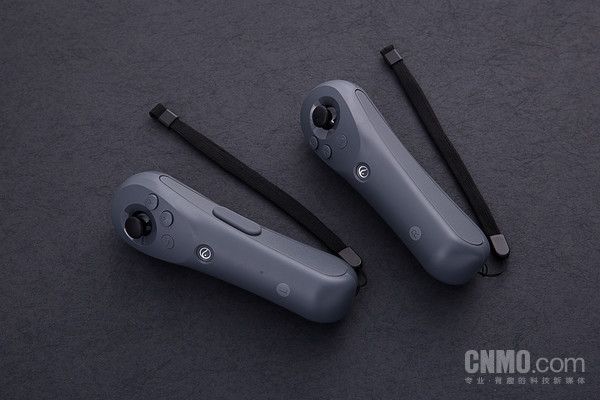 Pico Neo 2的双6DoF手柄 随时随处的忘我 Pico Neo 2获得逼真体验的VR一体机