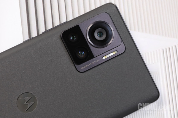moto X30 Pro 1X样张 moto X30 Pro评测:骁龙8+搭配2亿像素 旗舰配置拉满