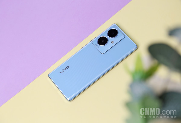 vivo Y78+评测:承载宋瓷美学 为设计注入文化底色 vivo Y78+评测:承载宋瓷美学 为设计注入文化底色