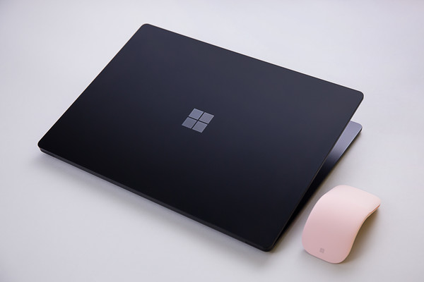 Surface Laptop 3与Microsoft Arc无线鼠标 Surface Laptop 3体验评测:在传统中呈现革新的自我
