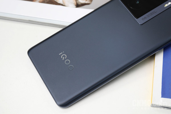 iQOO Z7“深空黑” iQOO Z7评测:普及超百瓦快充大电池 更实用的千元新选